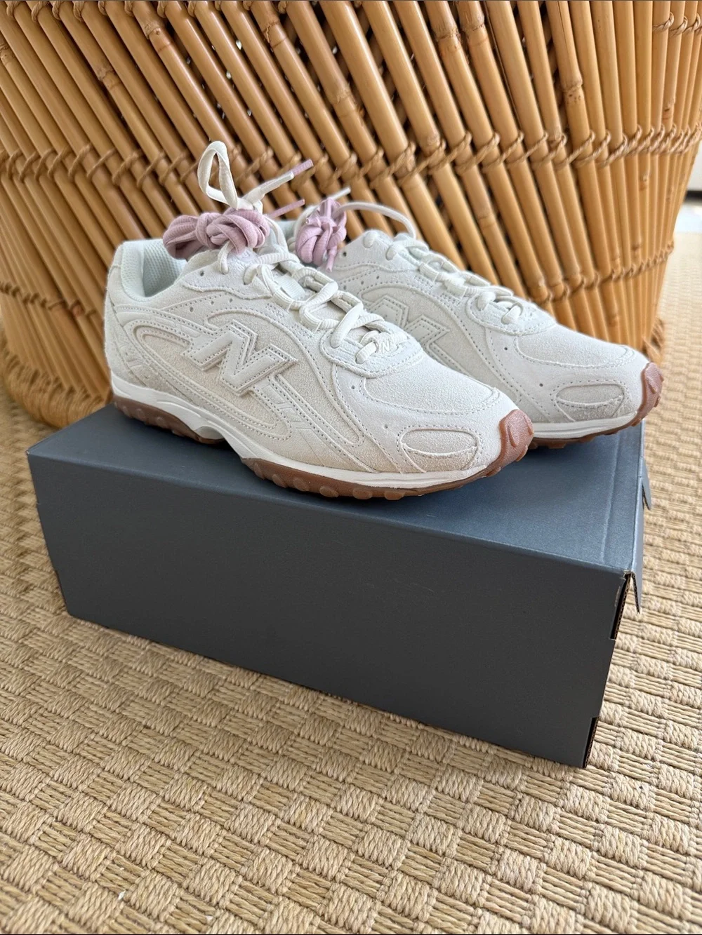 New Balance 204L Women's 8